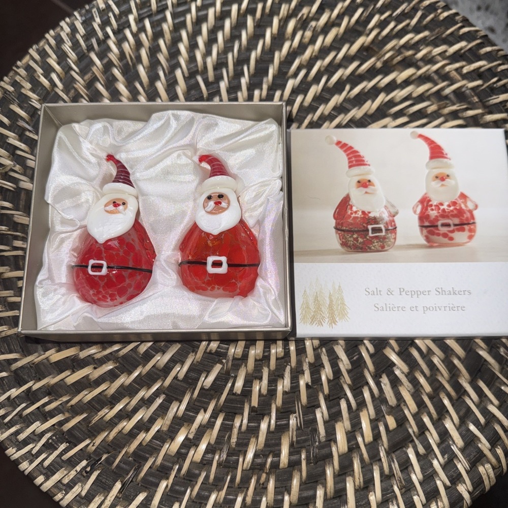 Pier‎ One Santa Blown Glass Salt & Pepper Shakers Hand Painted 3.5 In Tall